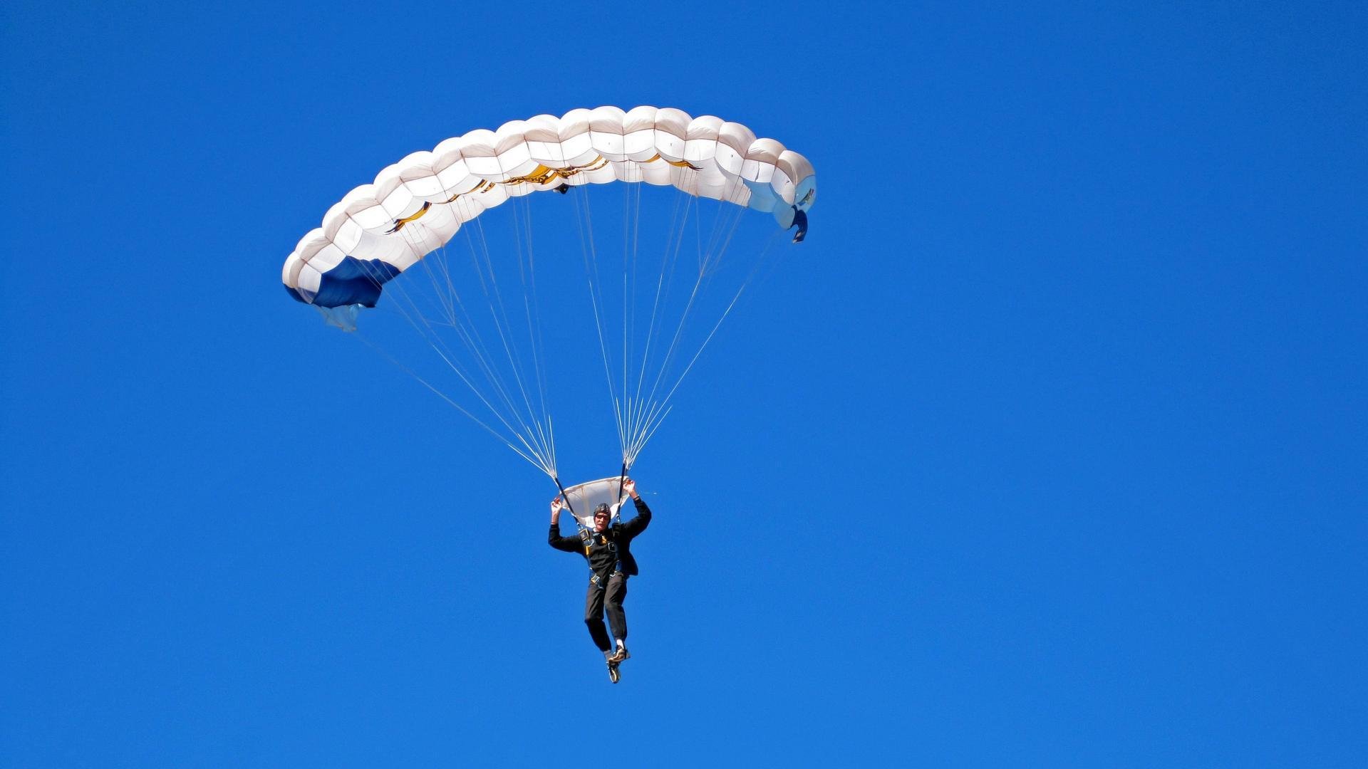 《英雄联盟“全球预选”爆发冲击,争夺冠军!》